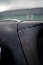 Lade das Bild in den Galerie-Viewer, ROLFHARTGE Set seitliche Carbon Heckspoiler mit RHR-Feinmetall Emblem für GLC (X254)