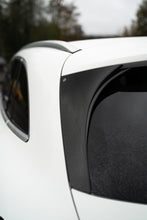 Lade das Bild in den Galerie-Viewer, ROLFHARTGE Set seitliche Carbon Heckspoiler mit RHR-Feinmetall Emblem für GLC (X254)