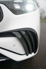 Lade das Bild in den Galerie-Viewer, ROLFHARTGE Set Carbon Shark Gills mit RHR-Feinmetall Emblem für GLC (X254)