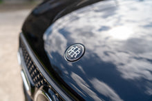 Lade das Bild in den Galerie-Viewer, ROLFHARTGE Motorhauben Emblem Set C-Klasse (W206)