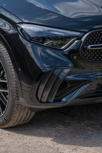 Lade das Bild in den Galerie-Viewer, ROLFHARTGE Set Carbon Shark Gills mit RHR-Feinmetall Emblem für GLC (X254)