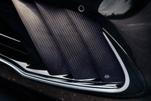 Lade das Bild in den Galerie-Viewer, ROLFHARTGE Set Carbon Shark Gills mit RHR-Feinmetall Emblem für S-Klasse (W223)