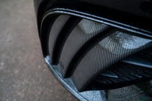 Lade das Bild in den Galerie-Viewer, ROLFHARTGE Set Carbon Shark Gills mit RHR-Feinmetall Emblem für GLS63 AMG (X167)